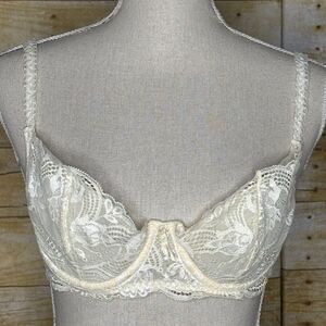 VICTORIA'S SECRET VINTAGE GOLD LABEL LACE LIGHTLY LINED UNDERWIRE BRA SZ. 34C